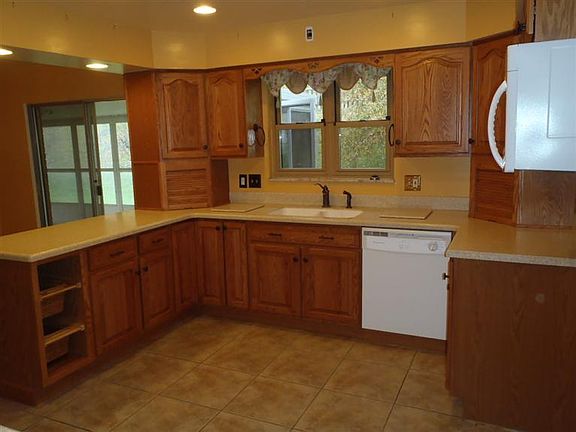 4th image of 2600 Twigwood Ln