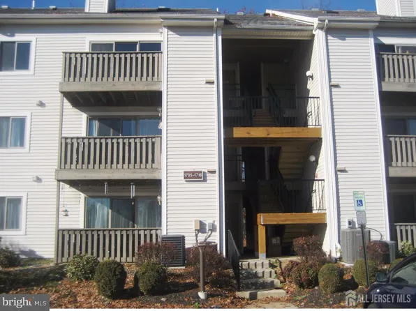 1707 Aspen Dr, Plainsboro, NJ 08536