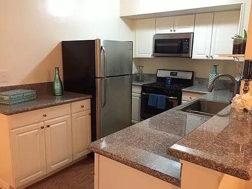 3rd image of 11116 Aqua Vista St APT 22