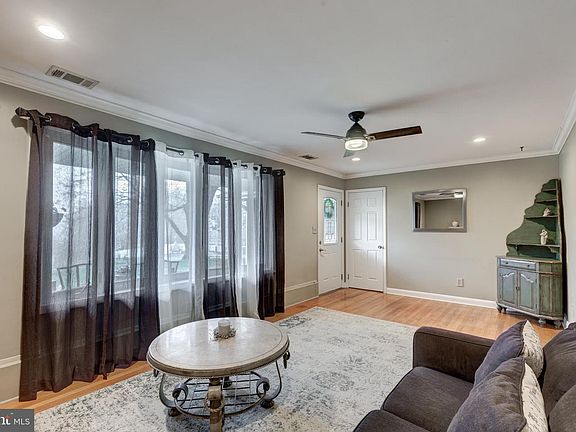 5th image of 2106 Spencer Ln