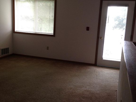 4th image of 310 N 5th St APT 12