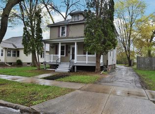 1238 Eliza St, Green Bay, WI 54301