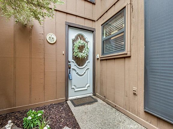 3rd image of 3128 Pin Oak Ct