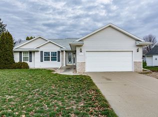 1260 Pacific St, Ely, IA 52227