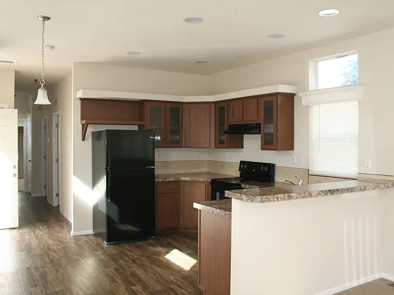 965 Forest Ln — Photo 3