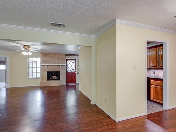 5th image of 2112 Barton Dr