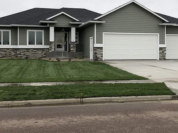 2nd image of 2705 W 95th St