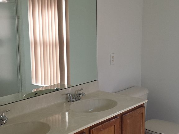 4th image of 637 SE Forgal St