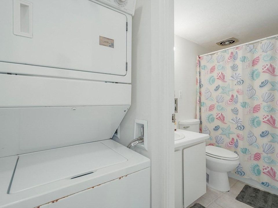 1st image of 75-6016 Alii Dr APT 242