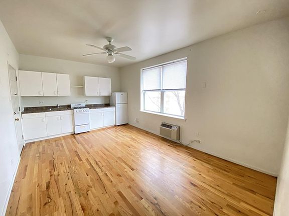 4th image of 5957-61 N Kenmore Ave #212
