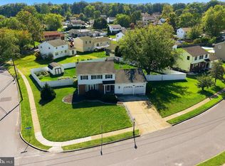1665 White Oak Ln, Williamstown, NJ 08094