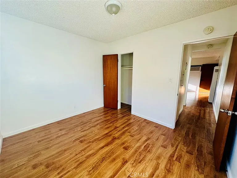933 N Alameda Ave #6 — Photo 6