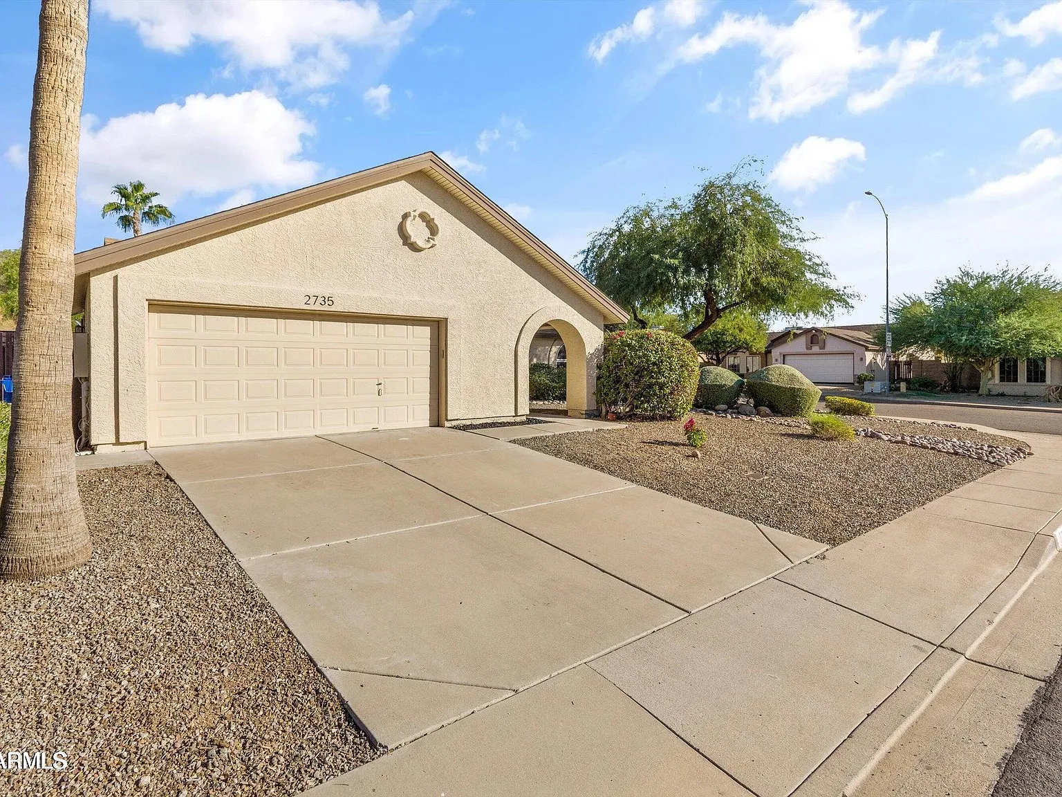 3 bed, 2.0 bath, 1695 sqft, $3,900 — Photo 3