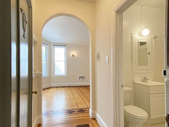 3rd image of 1460 Golden Gate Ave APT 4