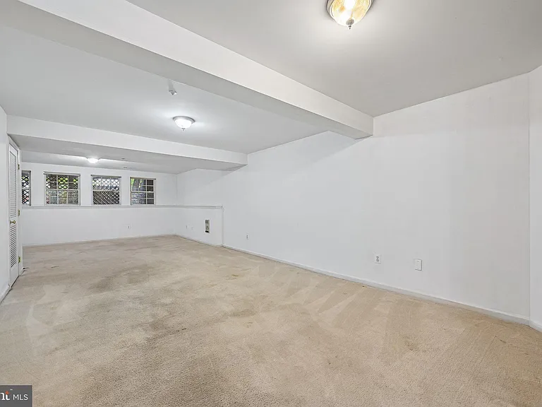 1724 Emory St — Photo 35