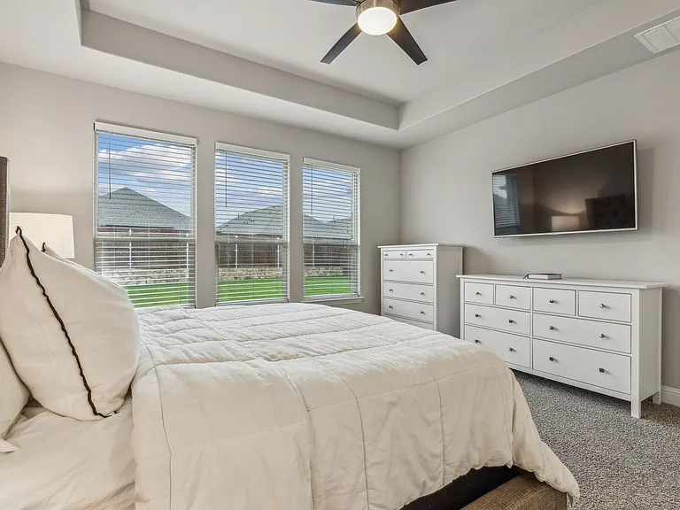 1008 Westwood Ln — Photo 10