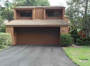 121 Oaks Ct, Sanford, FL 32771