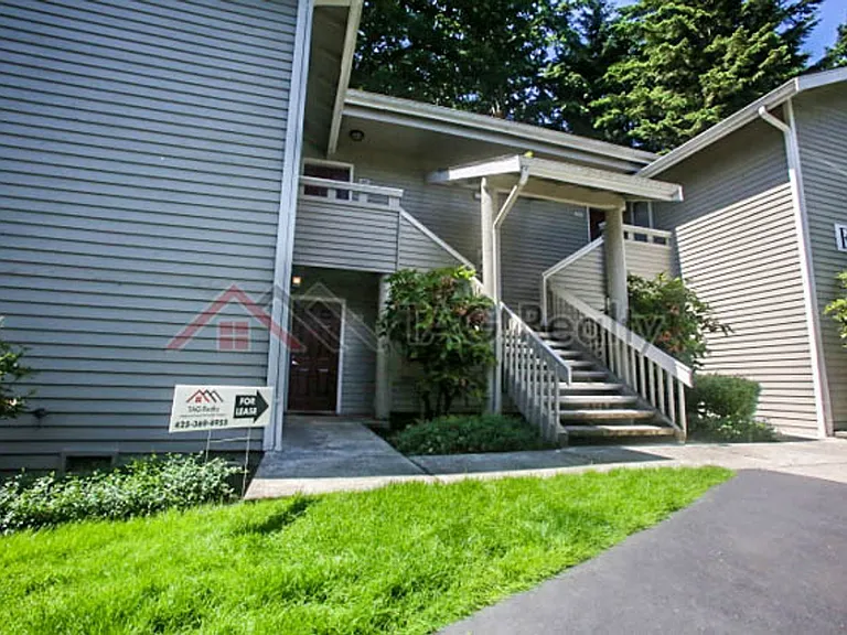 9009 Avondale Rd NE #E109 — Photo 3