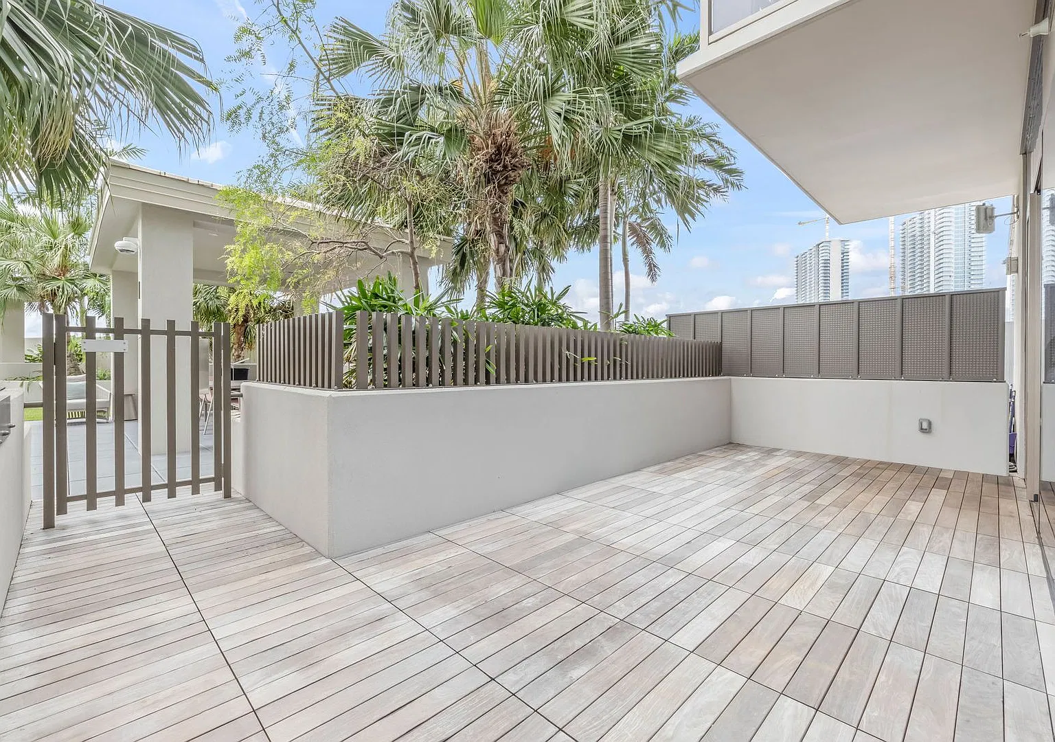 Sky Ala Moana West | 1 Bedroom, 1 Bathroom on the Amenity Level — Photo 1