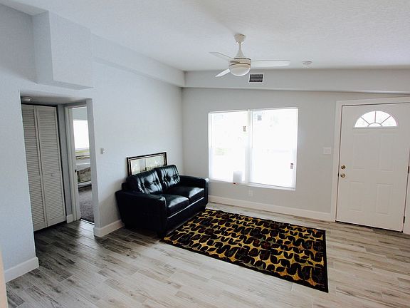2nd image of 836 53rd Ave S