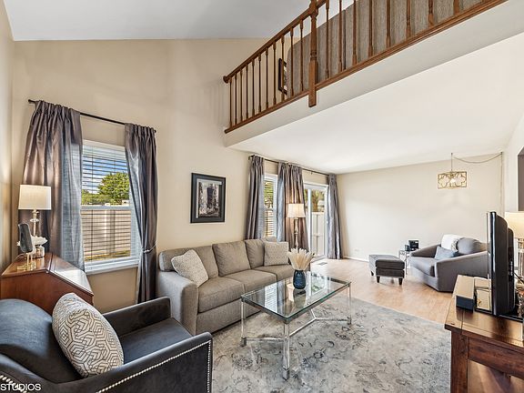 3rd image of 8 S Stonington Dr Unit 8
