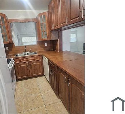 3rd image of 331 NW 195th Ter