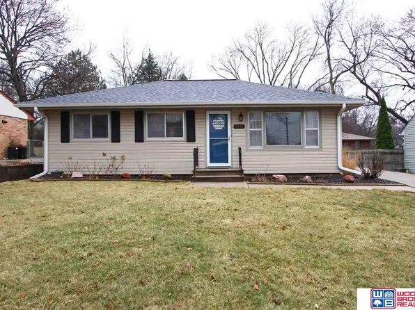 5325 North St, Lincoln, NE 68510