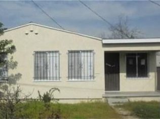 935 W School St, Compton, CA 90220