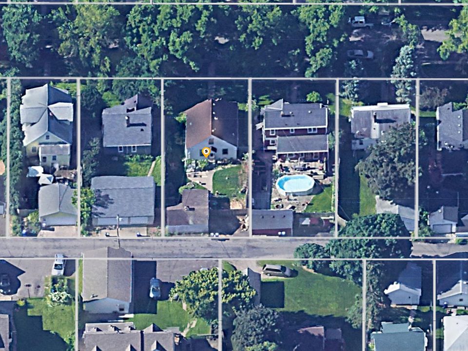1st image of 1675 Hyacinth Ave E