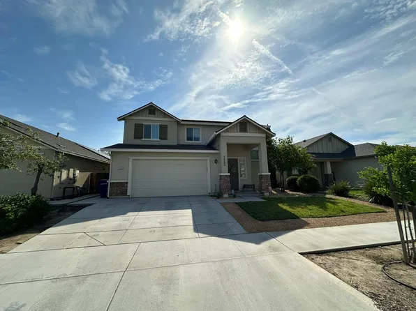 1233 Greenbrier Dr, Hanford, CA 93230