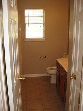 3rd image of 1501 Phillip Dr