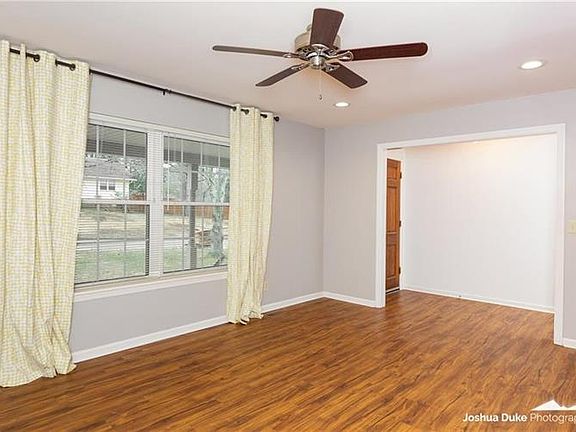 4th image of 1009 E Elm St