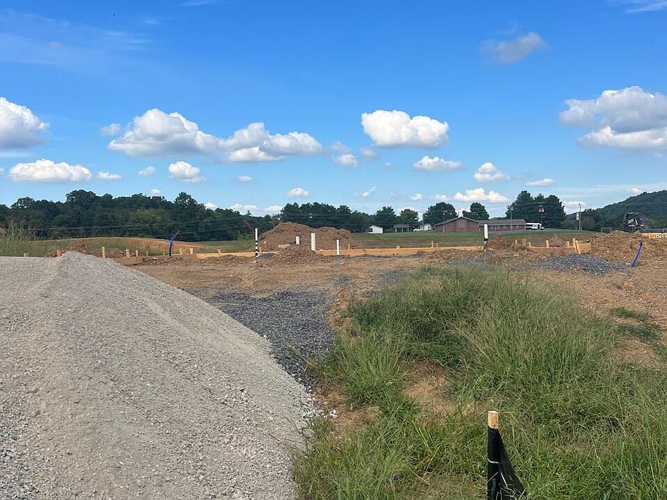 2nd image of 5024 Elm Brook Rd