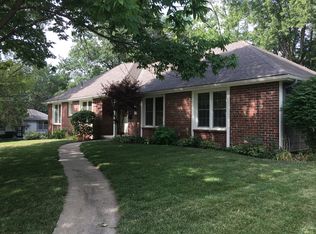 5014 Briarwood Ln, Saint Joseph, MO 64506