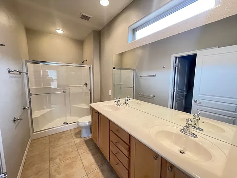 1342 Springdale Ln — Photo 9