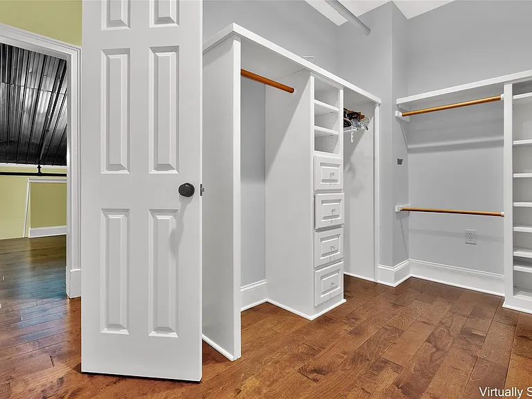 250 W Washington St #4 — Photo 19