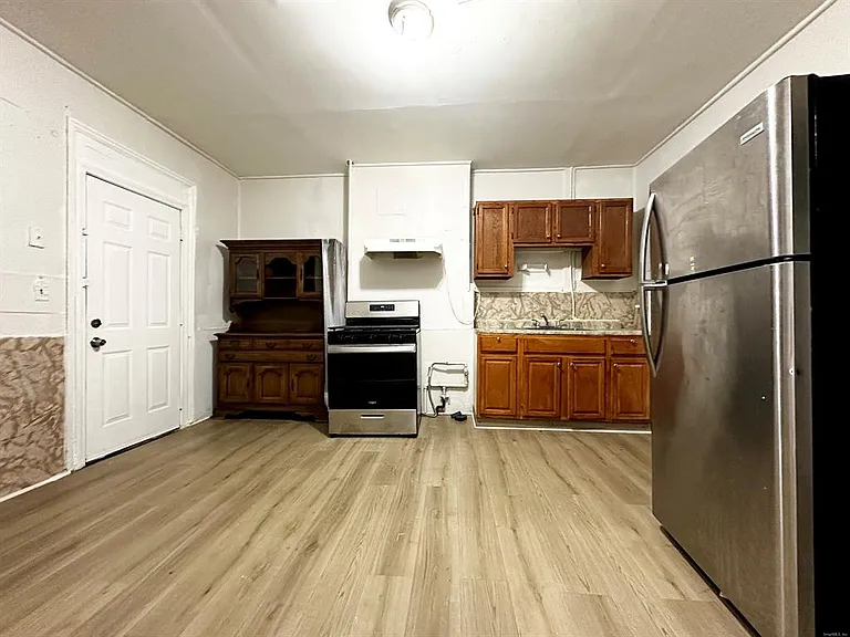 103 Catherine St #2 — Photo 12