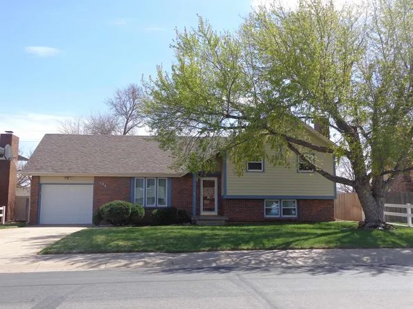 104 W 37th St, Hays, KS 67601