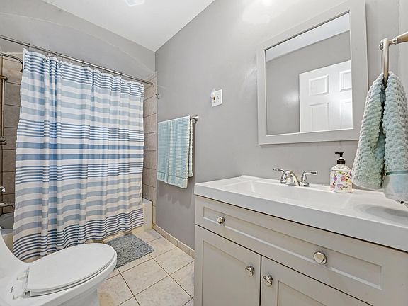3rd image of 2929 N 78th Ct
