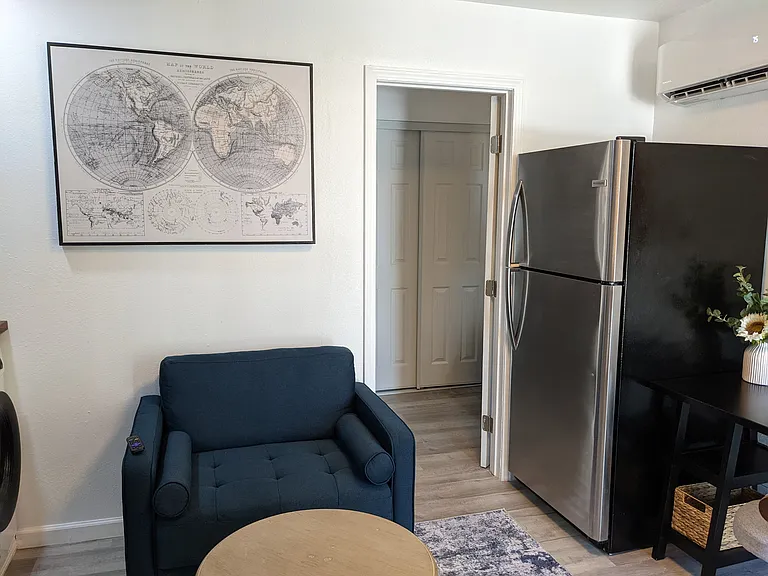 827 10th St #7 — Photo 39