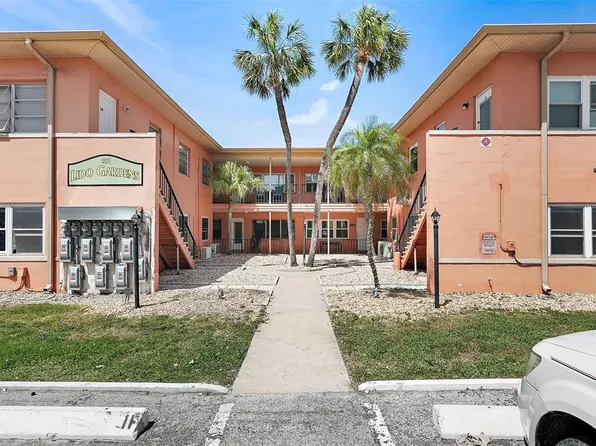 121 46th Ave APT 2H, Saint Pete Beach, FL 33706