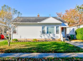 22131 Schroeder Ave, Eastpointe, MI