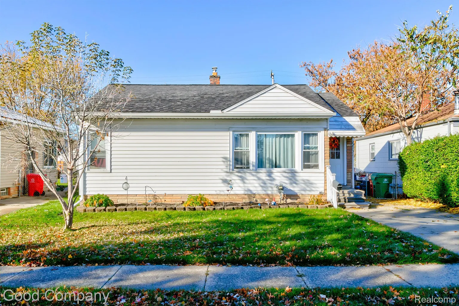 22131 Schroeder Ave photo 1