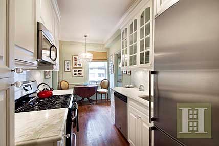 3rd image of 229 E 79th St #10B