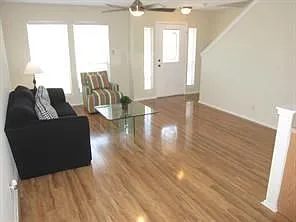 504 Rolling Oak Dr — Photo 6