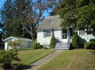 15 Lakeview Dr, Norwalk, CT 06850