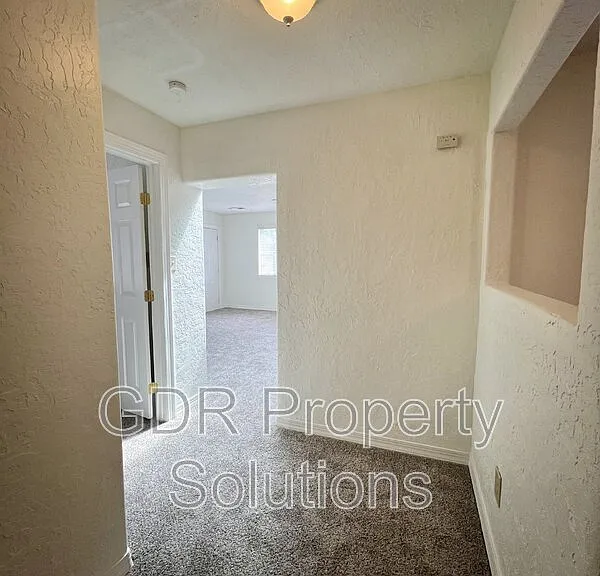 3529 Ross Ave SE — Photo 15