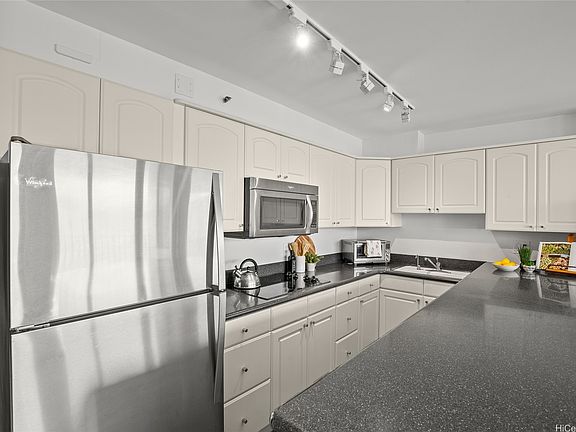 5th image of 201 Ohua Ave #3205