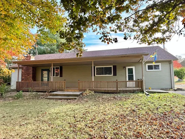 4679 Circle Dr, Heyworth, IL 61745