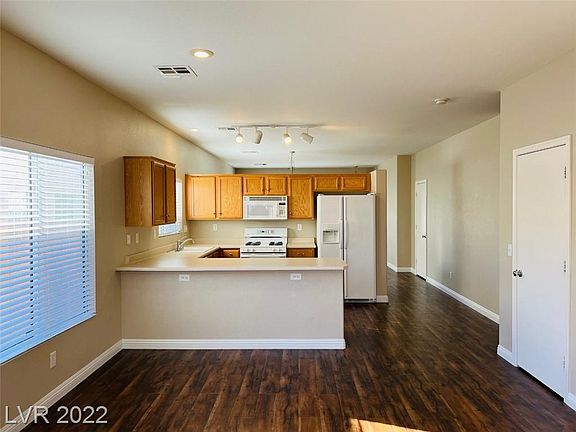 2nd image of 6030 Carmel Bluff St